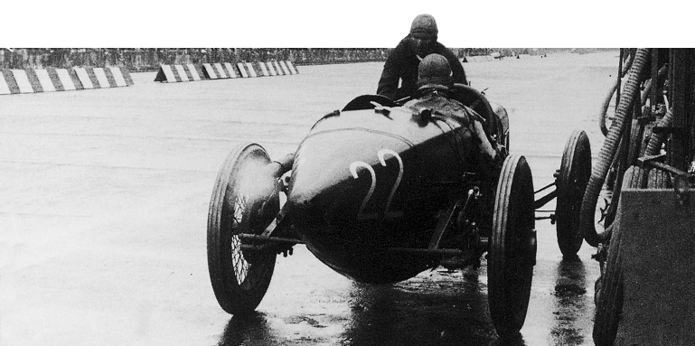 GP Italia, 1922. Diatto 20S guidata da Alfieri Maserati e rifornita dal fratello Ernesto
